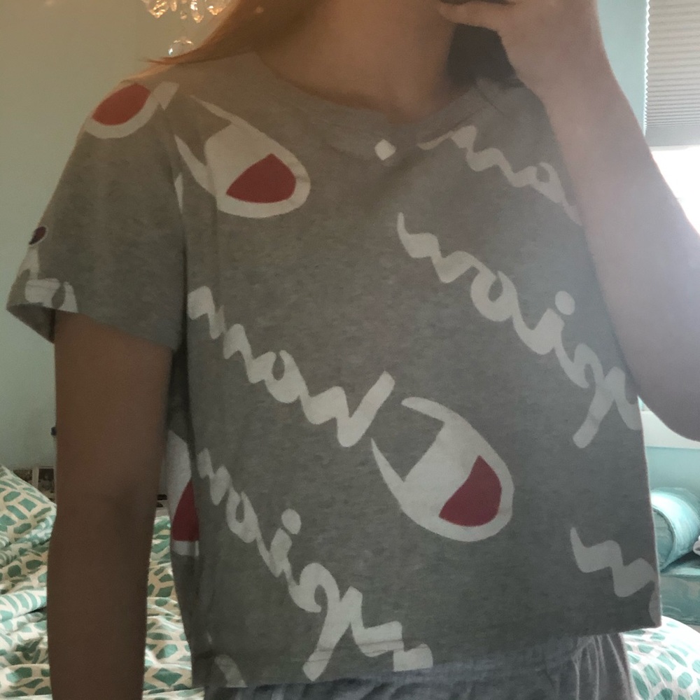 Super cute champion crop top!